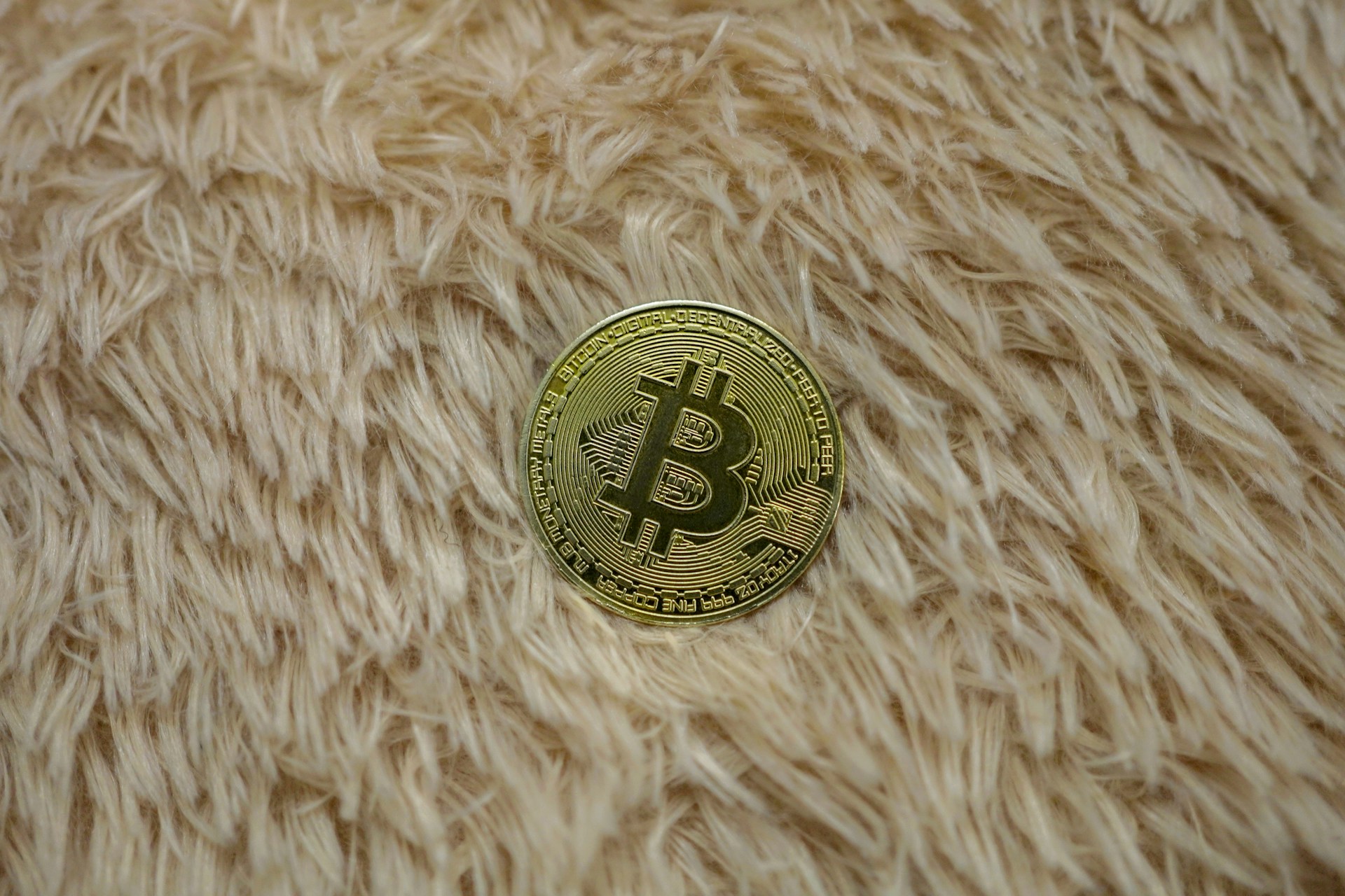 Easy Ways to Invest in Bitcoin Without Confusion